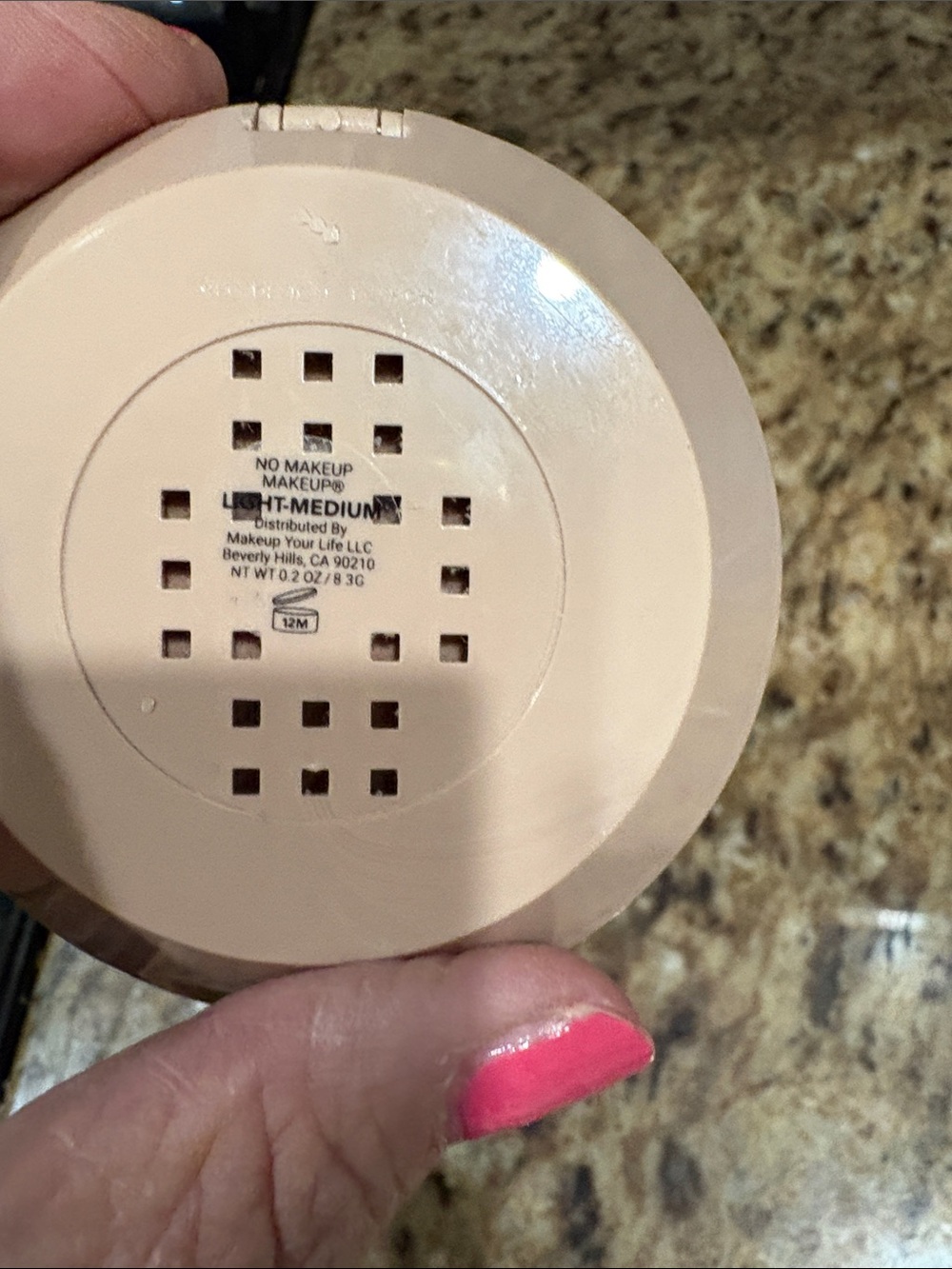 Pressed Powder - light medium - Picture 3 of 7